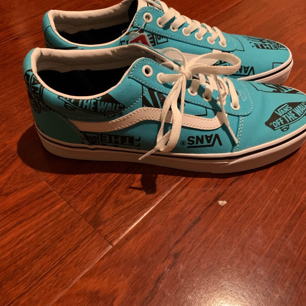 Vans - Picture 3 of 4